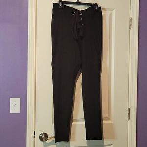Black dress legging/ pants w/tie waist in a sz. 1 (14-16) Excellent condition!